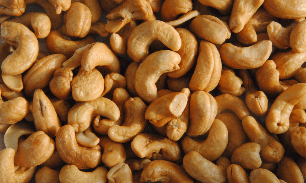 Cashews Substitutes for Pine Nuts in Pesto